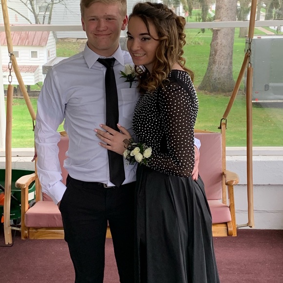 Black prom dress! - Picture 3 of 3